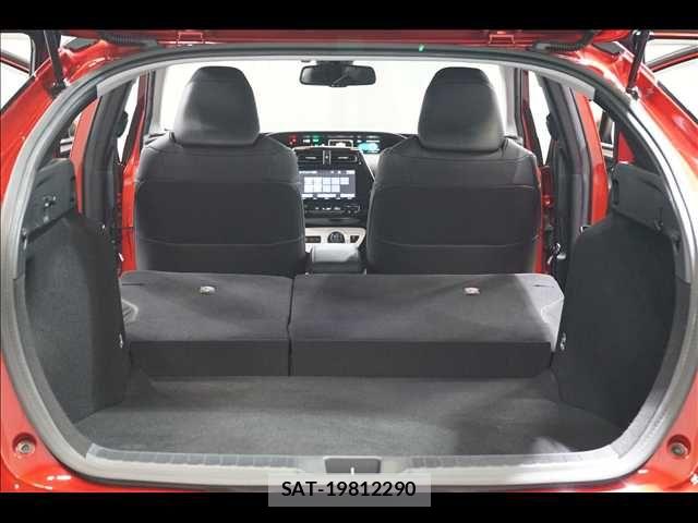 Toyota PRIUS 2016-06 8661026-18
