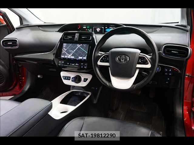 Toyota PRIUS 2016-06 8661026-1