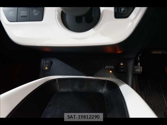 Toyota PRIUS 2016-06 8661026-7