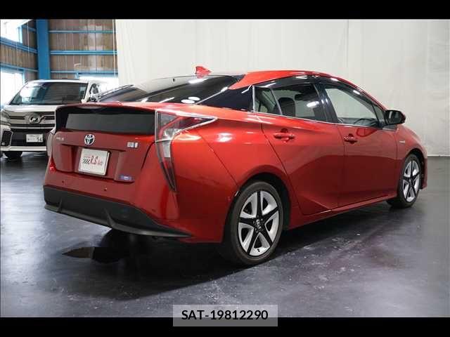 Toyota PRIUS 2016-06 8661026-8
