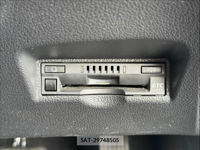 Toyota PRIUS 2020-08 8666742-12