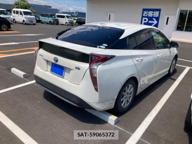 Toyota PRIUS 2015-12 8661063-1