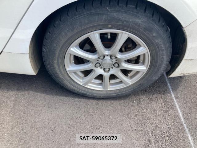 Toyota PRIUS 2015-12 8661063-4