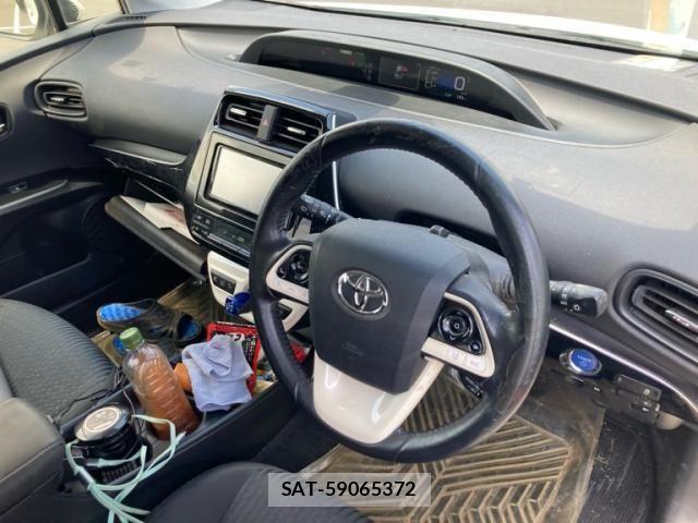 Toyota PRIUS 2015-12 8661063-6