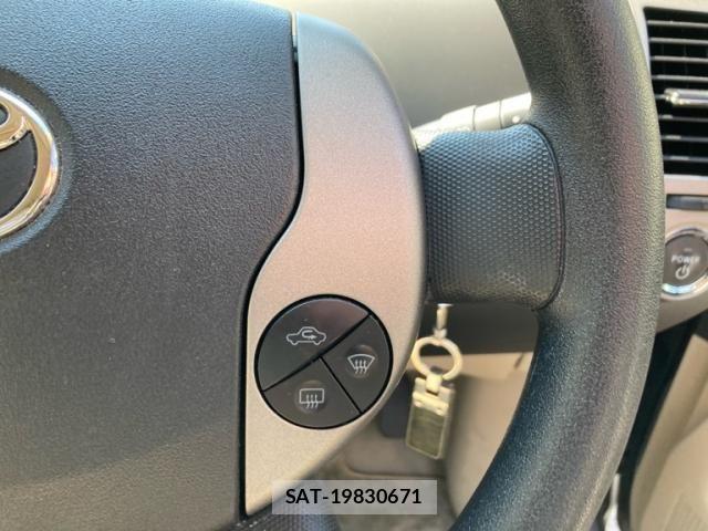 Toyota PRIUS 2004-11 8666755-13