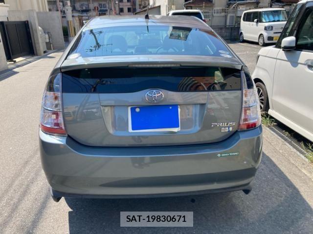 Toyota PRIUS 2004-11 8666755-4