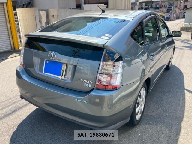 Toyota PRIUS 2004-11 8666755-5