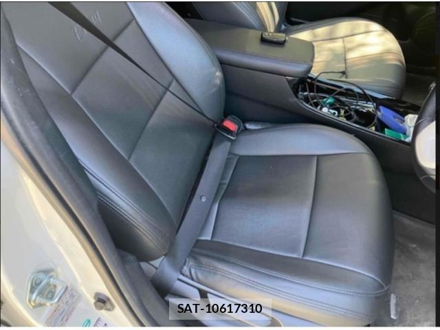 Toyota PRIUS 2018-06 8661042-3