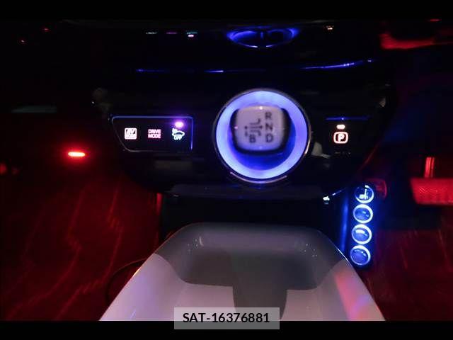 Toyota PRIUS 2016-01 8661021-12