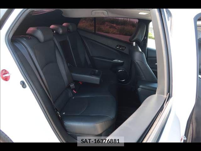 Toyota PRIUS 2016-01 8661021-25