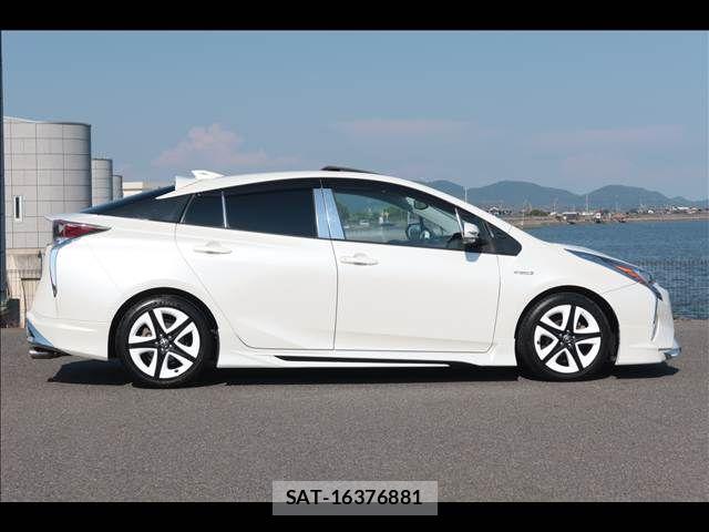 Toyota PRIUS 2016-01 8661021-6