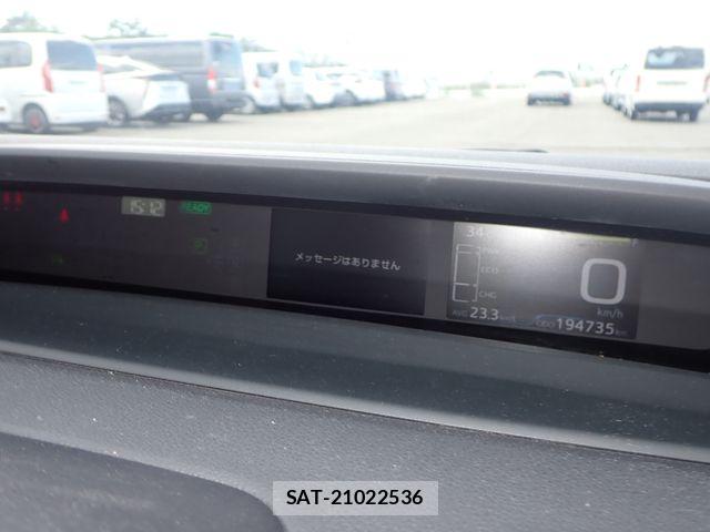 Toyota PRIUS 2021-07 8666748-14