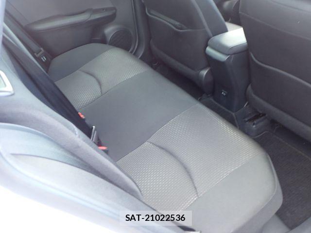 Toyota PRIUS 2021-07 8666748-25