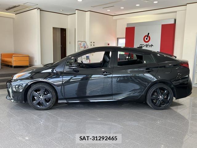 Toyota PRIUS 2022-10 8661009-15