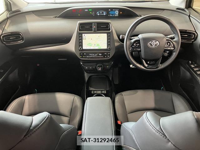 Toyota PRIUS 2022-10 8661009-1