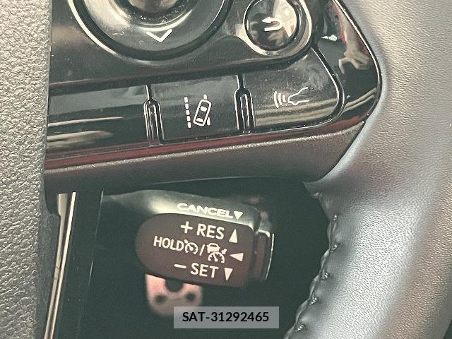 Toyota PRIUS 2022-10 8661009-7