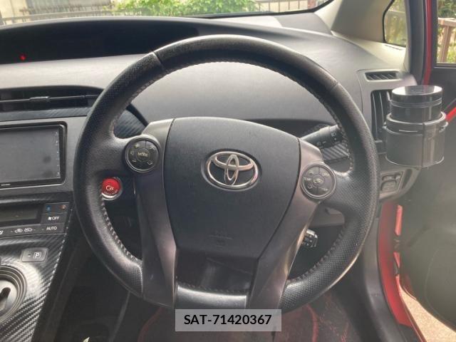 Toyota PRIUS 2014-01 8661069-10