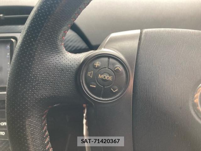 Toyota PRIUS 2014-01 8661069-11