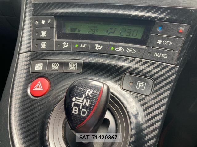 Toyota PRIUS 2014-01 8661069-20