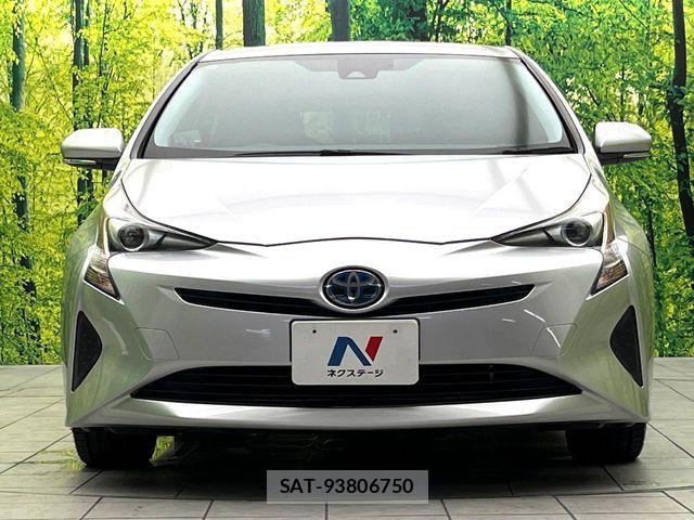 Toyota PRIUS 2017-12 8686319-13