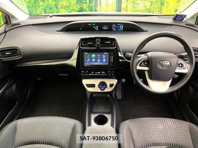 Toyota PRIUS 2017-12 8686319-1