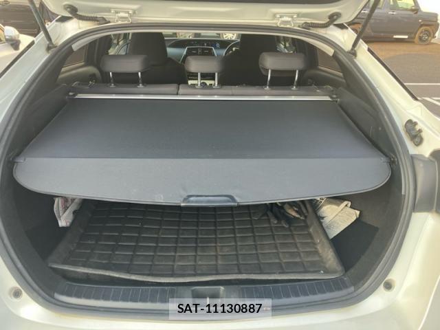 Toyota PRIUS 2018-01 8686334-12
