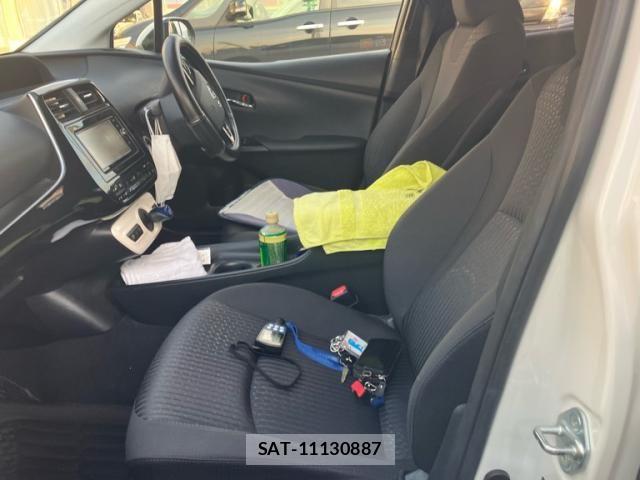 Toyota PRIUS 2018-01 8686334-16