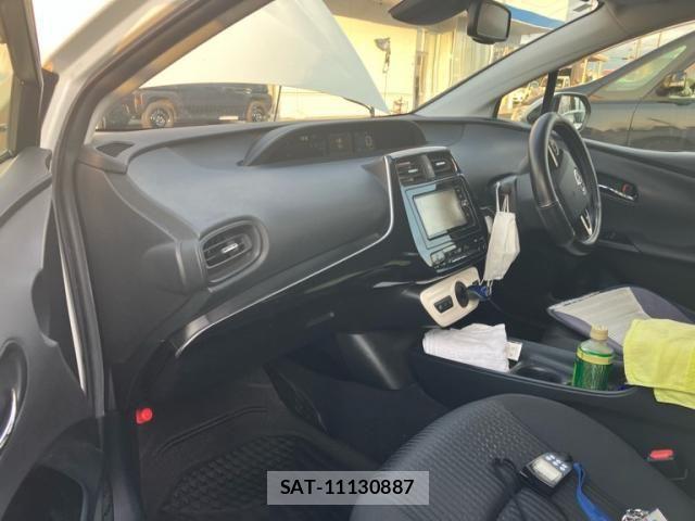 Toyota PRIUS 2018-01 8686334-17