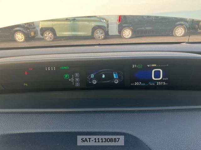 Toyota PRIUS 2018-01 8686334-23