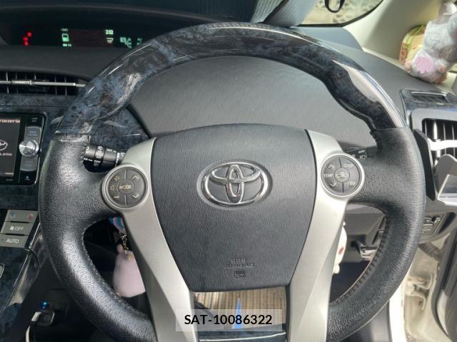Toyota PRIUS 2012-09 8686346-10