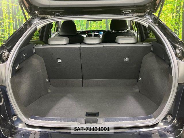 Toyota PRIUS 2016-08 8686310-11