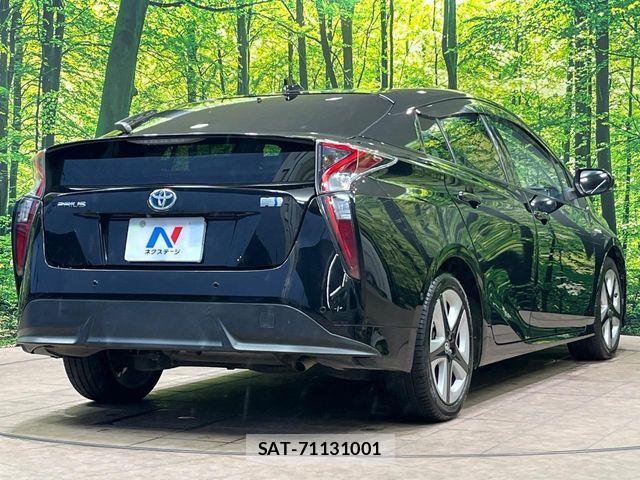 Toyota PRIUS 2016-08 8686310-18