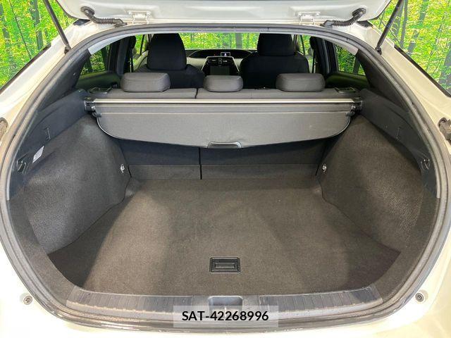 Toyota PRIUS 2017-01 8686304-9