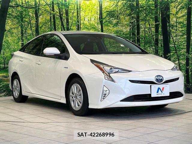 Toyota PRIUS 2017-01 8686304-15