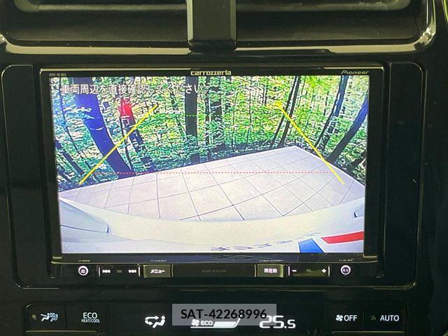 Toyota PRIUS 2017-01 8686304-3