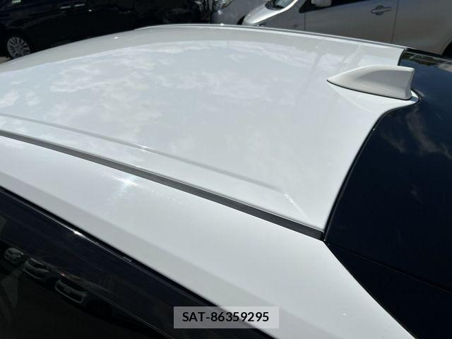 Toyota PRIUS 2017-04 8686316-12