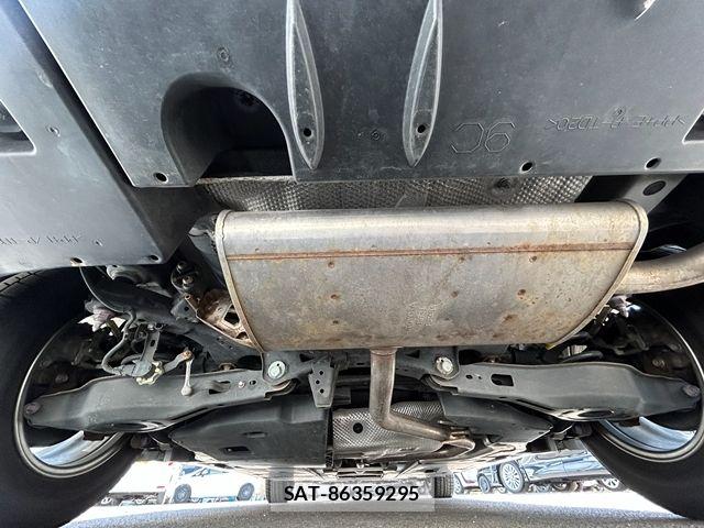 Toyota PRIUS 2017-04 8686316-25