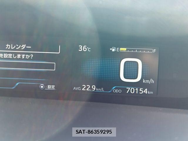 Toyota PRIUS 2017-04 8686316-29