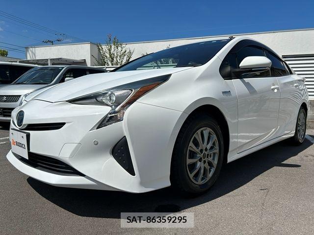 Toyota PRIUS 2017-04 8686316-3