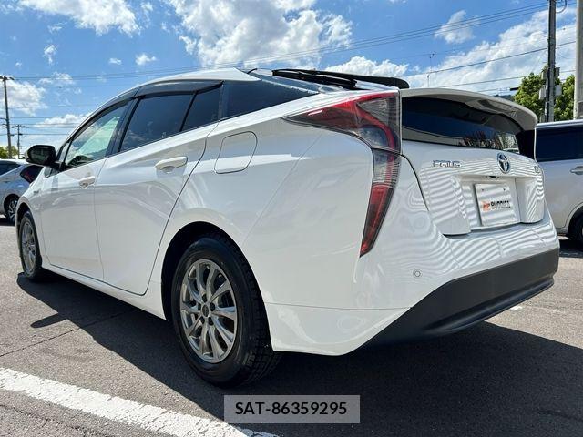 Toyota PRIUS 2017-04 8686316-8