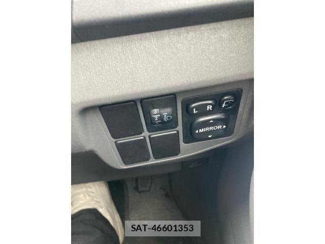 Toyota PRIUS 2009-10 8686360-15