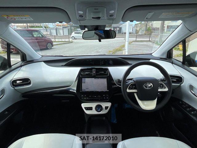 Toyota PRIUS 2016-03 8686312-1
