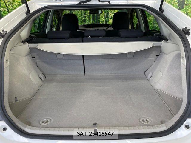Toyota PRIUS 2012-04 8686338-9