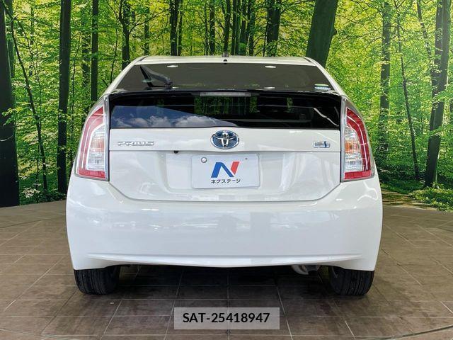 Toyota PRIUS 2012-04 8686338-14