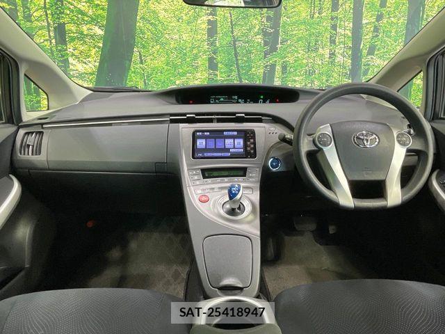 Toyota PRIUS 2012-04 8686338-1