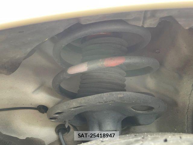Toyota PRIUS 2012-04 8686338-19