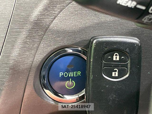Toyota PRIUS 2012-04 8686338-4