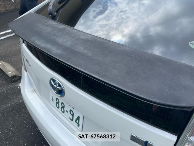 Toyota PRIUS 2013-10 8686357-10