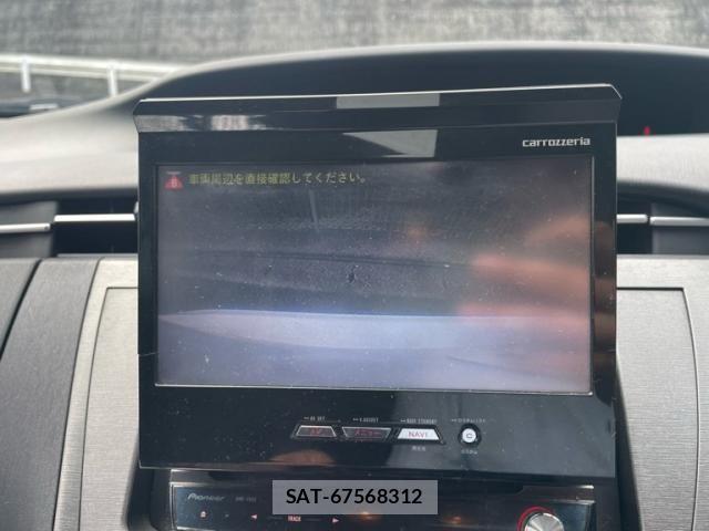 Toyota PRIUS 2013-10 8686357-17