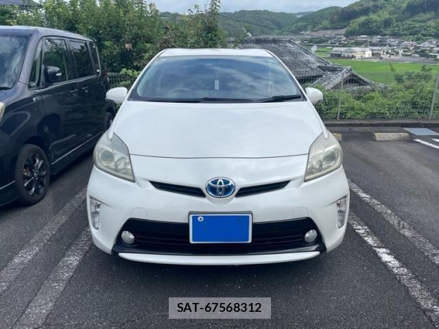 Toyota PRIUS 2013-10 8686357-1